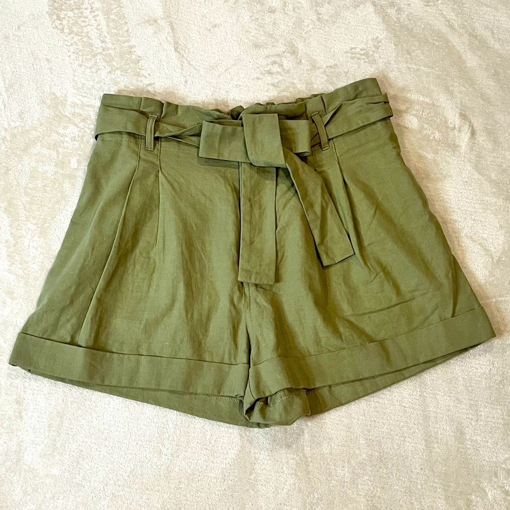 Women’s High Waist Shorts w/ Tie Belt
